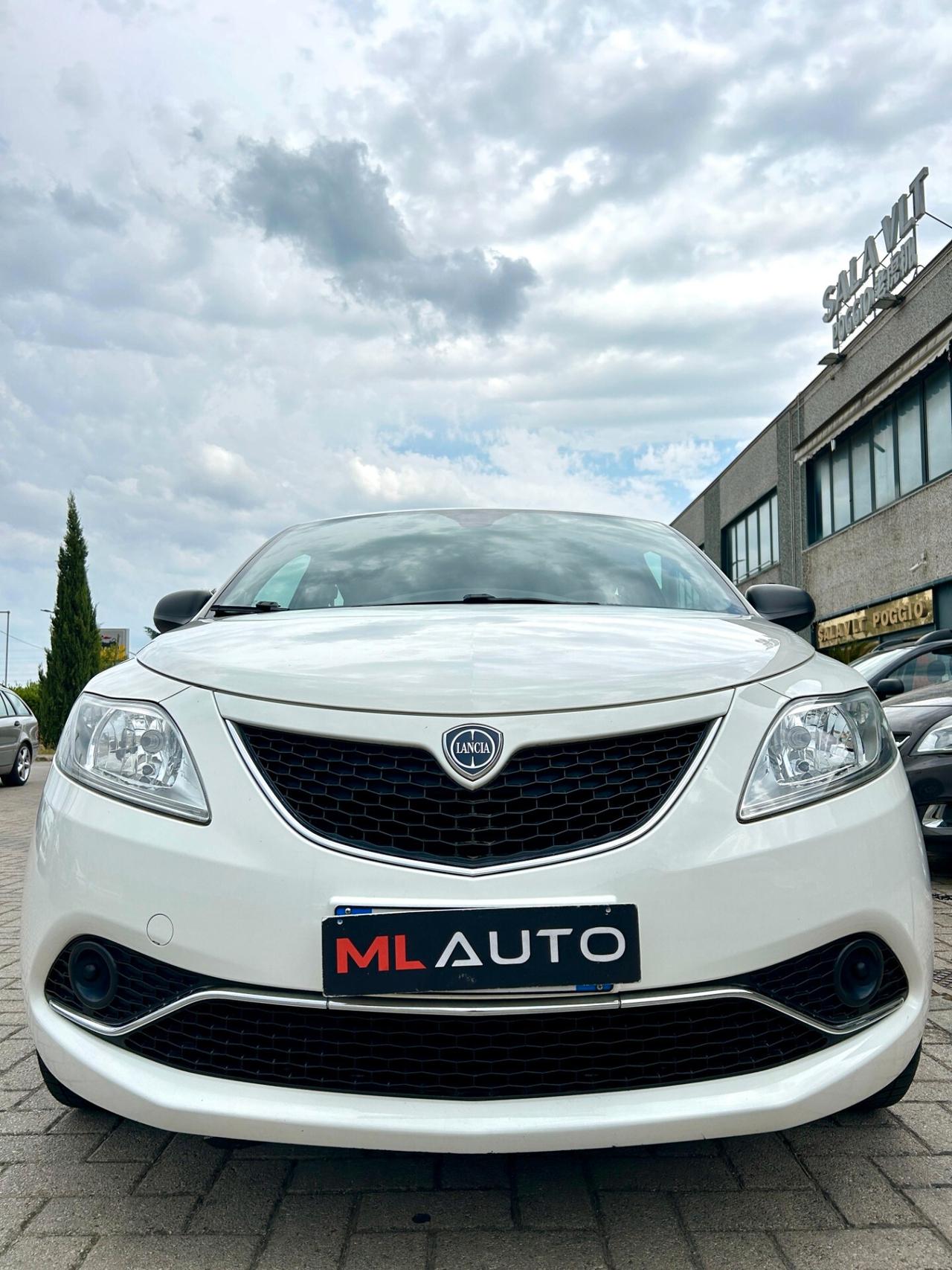Lancia Ypsilon 1.2 69 CV 5 porte Silver- OK NEOPATENTATO