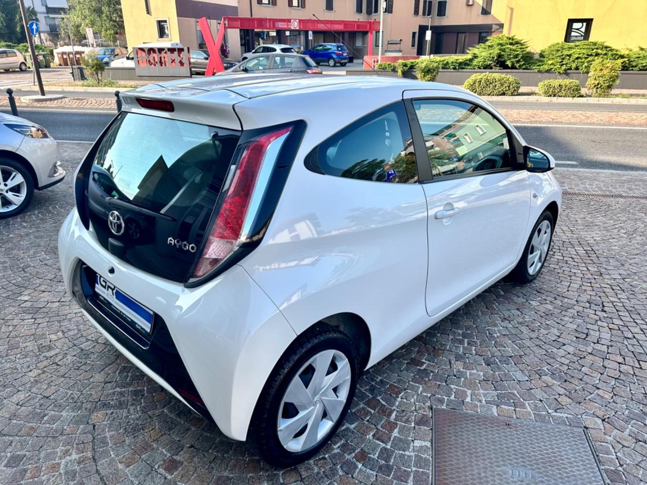 Toyota Aygo 1.0 12V VVT-i 68Cv - Neopatentati