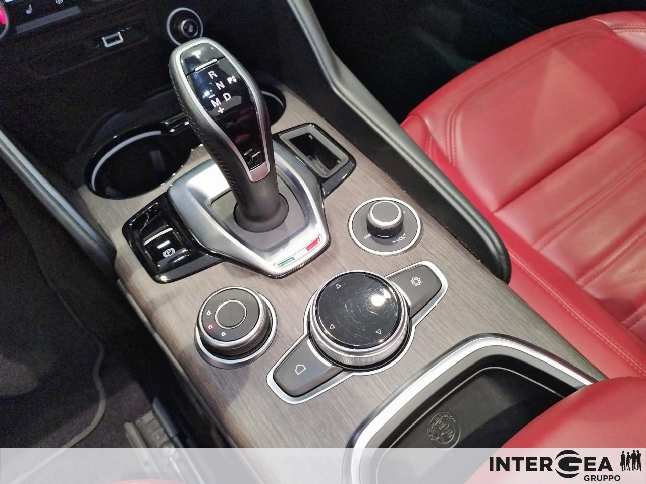 ALFA ROMEO Giulia 2.2 t Veloce Q4 210 cv auto
