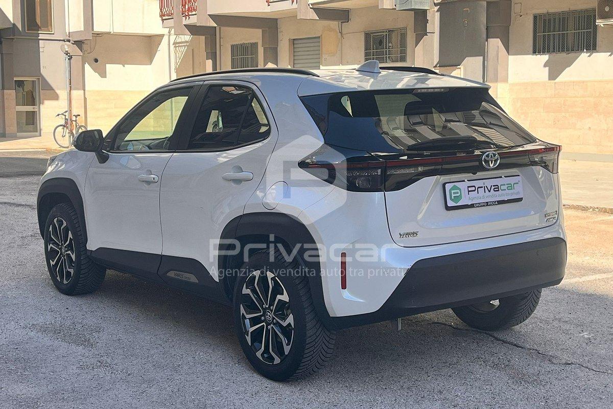 TOYOTA Yaris Cross 1.5 Hybrid 5p. E-CVT AWD-i Business