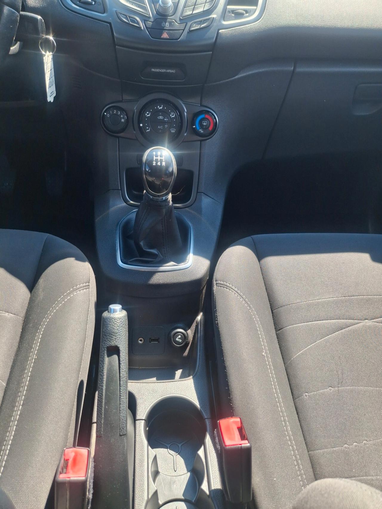 Ford Fiesta 1.5 TDCi 75CV 5 porte Titanium