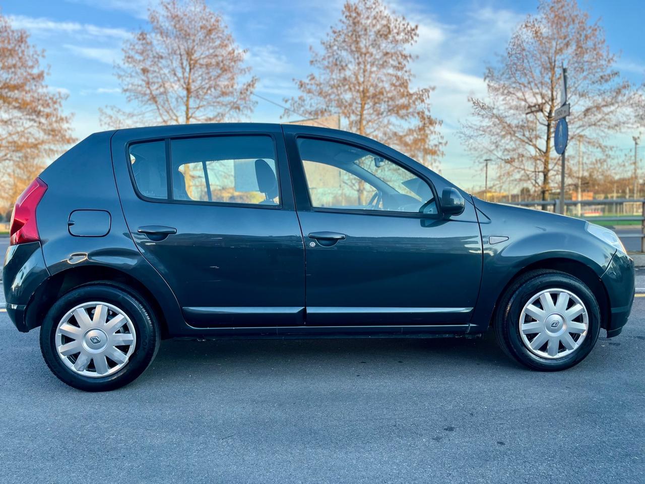 Dacia Sandero 1.4 8V Lauréate