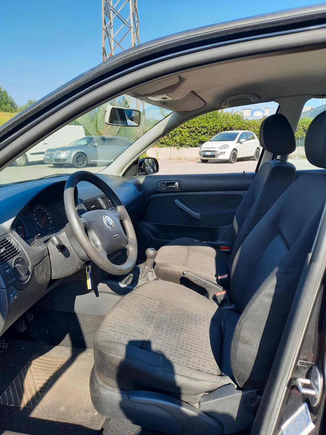 Volkswagen Golf 1.4 16V cat 5 porte Air Ok neopatentati