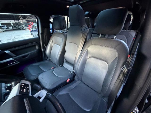 LAND ROVER Defender 110 3.0D I6 300 CV AWD Auto X-Dynamic HSE
