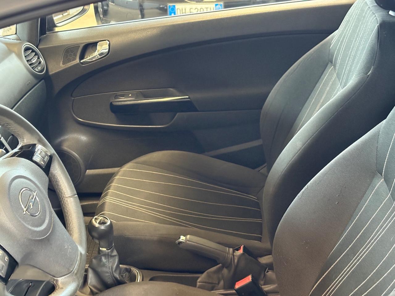 Opel Corsa 1.2 3 porte Sport