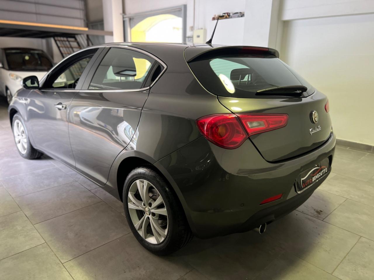 Alfa Romeo Giulietta 1.6 JTD 105 CV Distinctive 2013