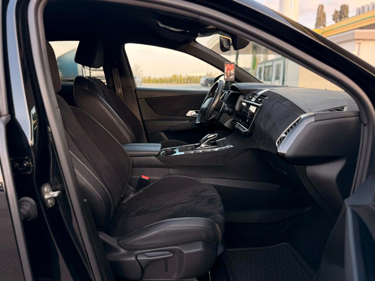 Ds 7 BlueHDi 130 aut. Performance Line+ TOTAL BLACK