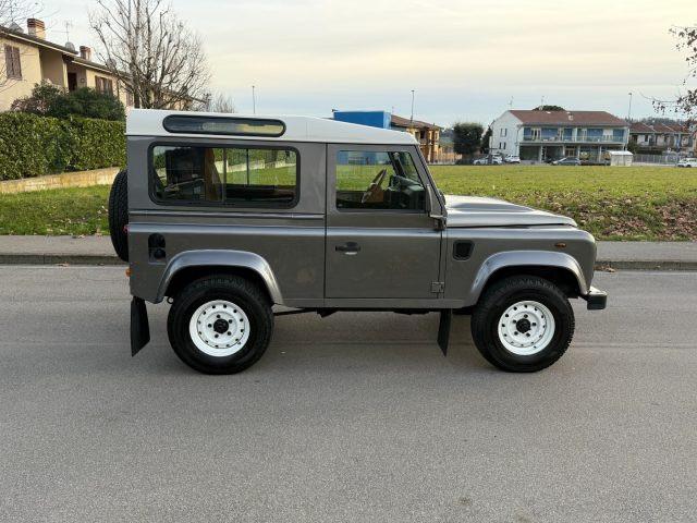 LAND ROVER Defender 90 2.4 S TD4 Station Wagon