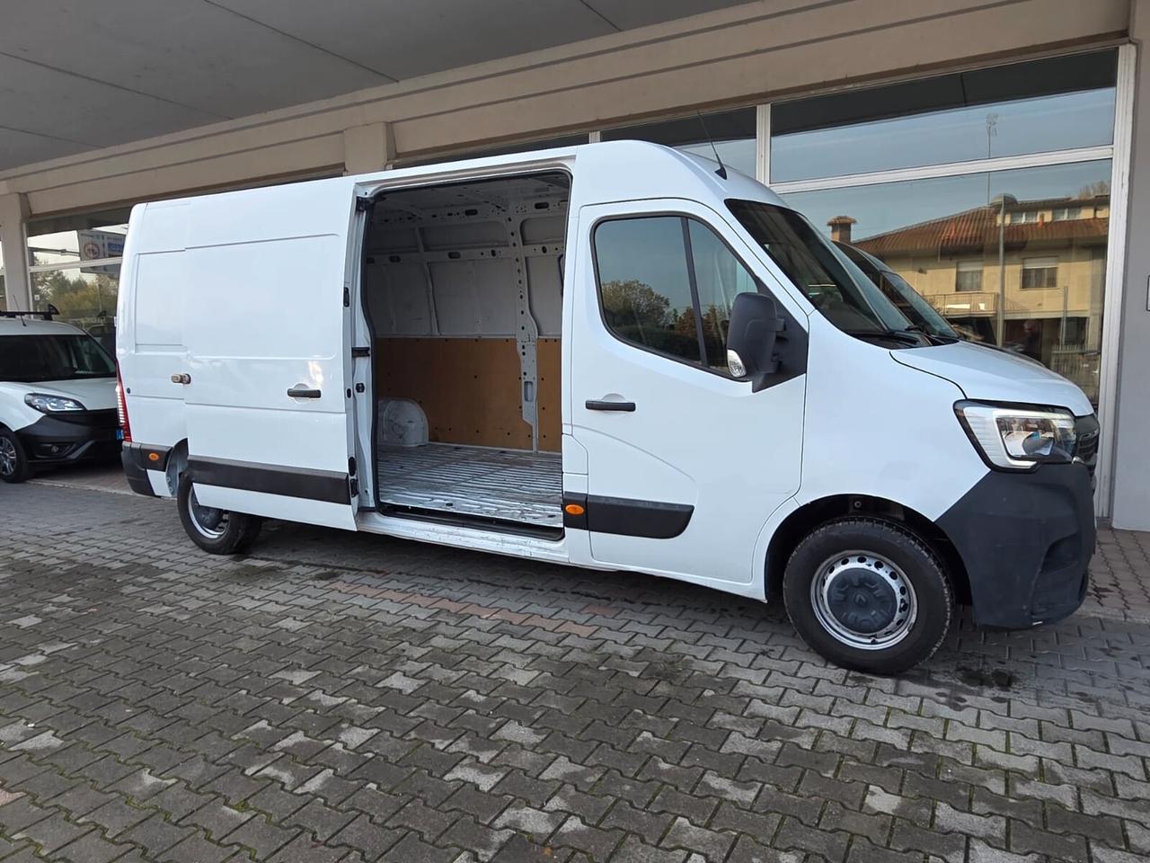 Renault Master T35 2.3 dCi 135 PL-TM Pianale Cabinato Ice