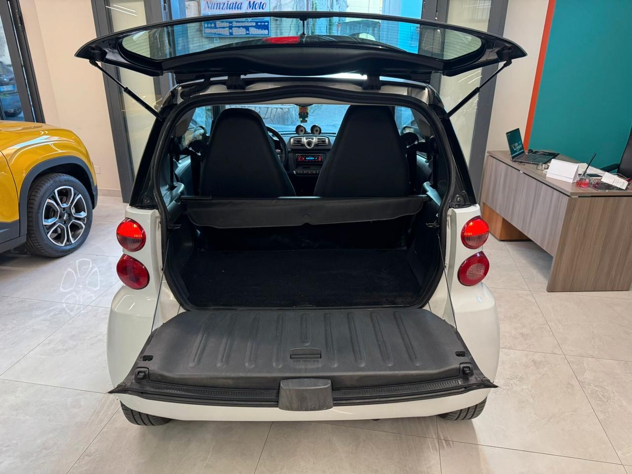 Smart ForTwo 1.0 70 cv MHD coupé White Tailor Made