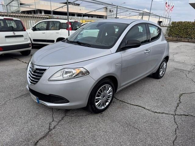 Lancia Ypsilon 1.2 69 CV 5 porte Silver