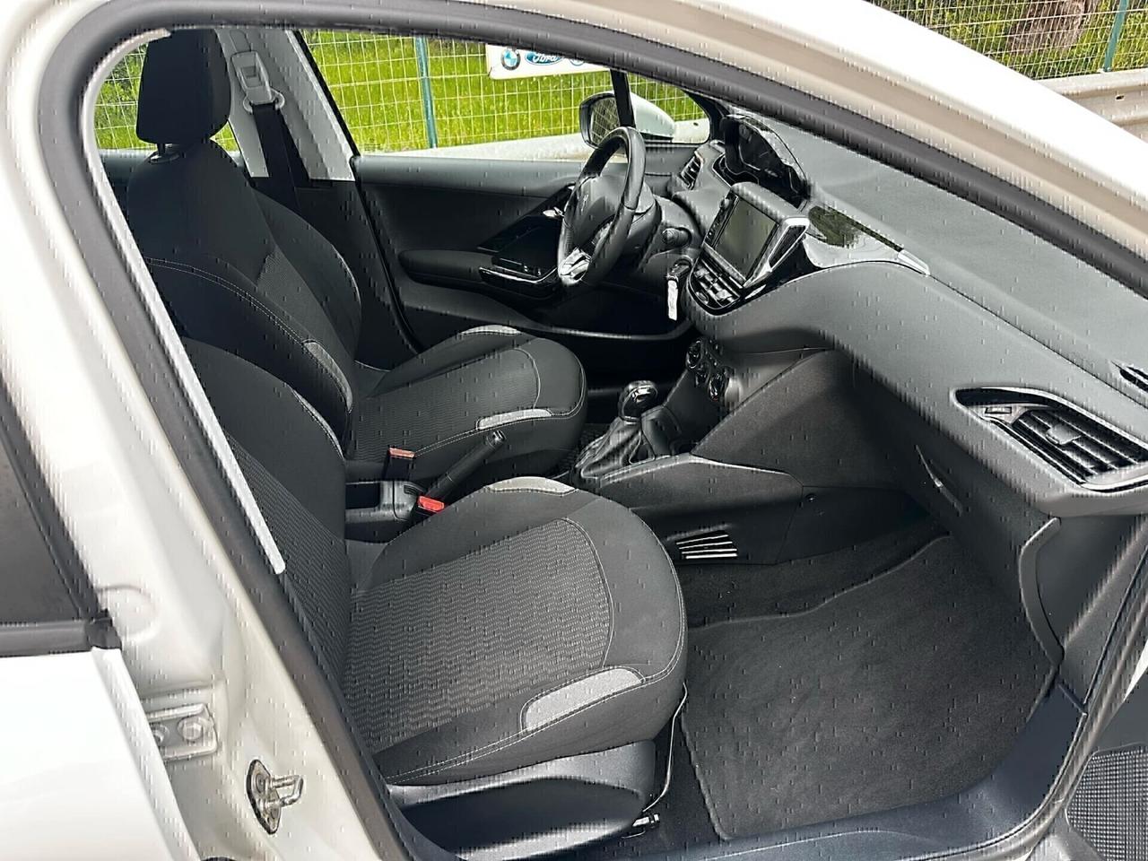 Peugeot 208 1.2 benzina 82 cv 2016