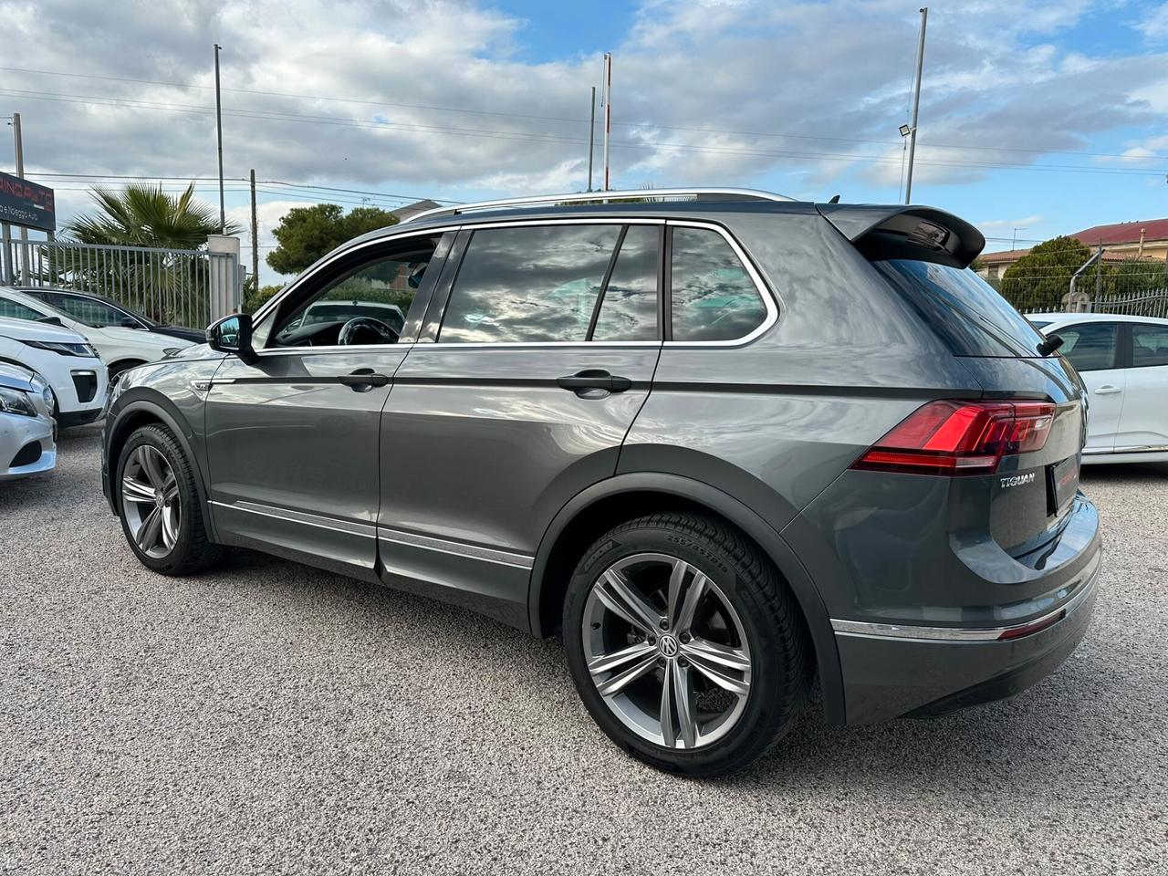 Volkswagen Tiguan 1.6 TDI Sport RLine