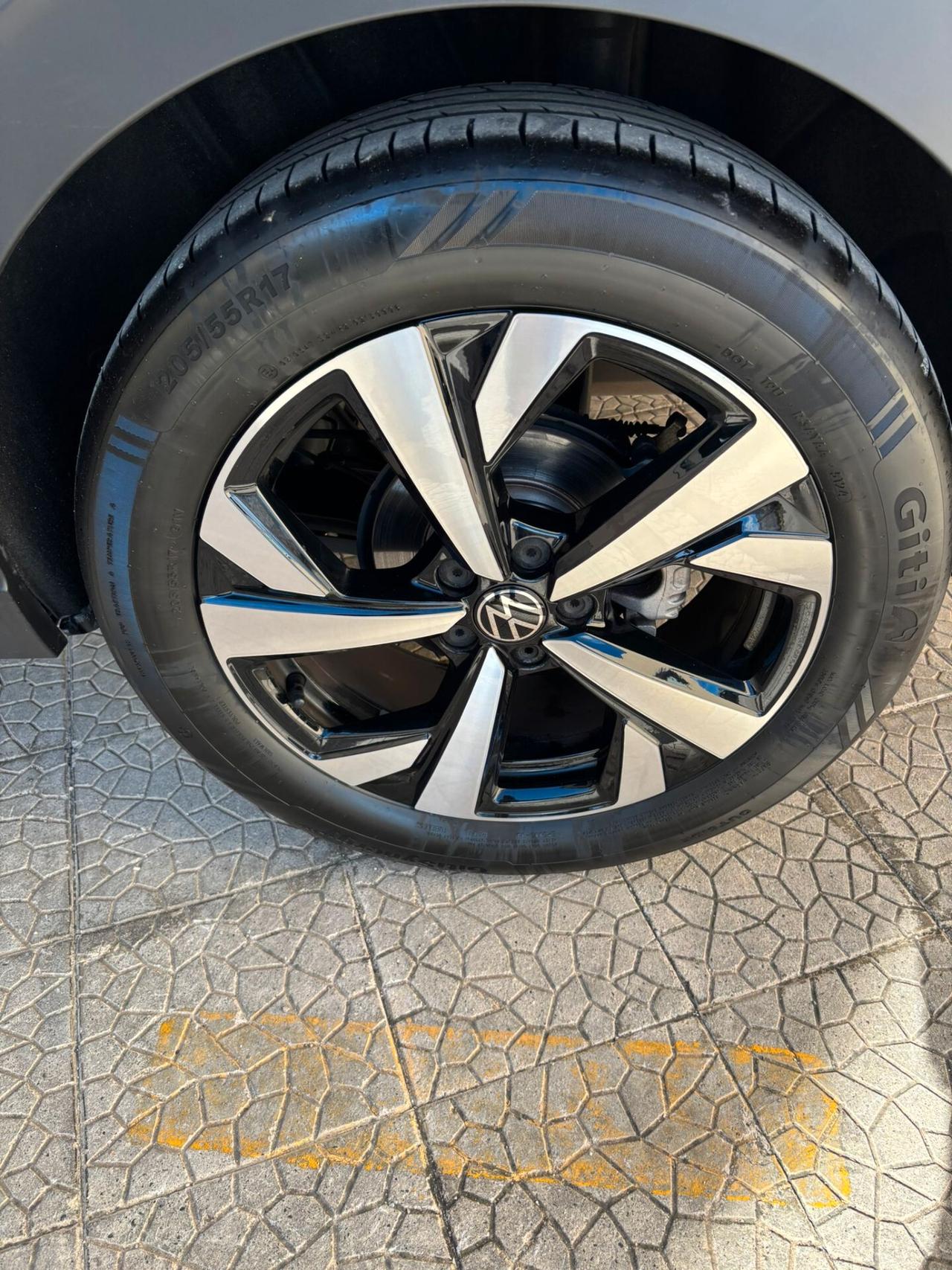 Volkswagen Taigo 1.0 TSI 115 CV DSG R-Line