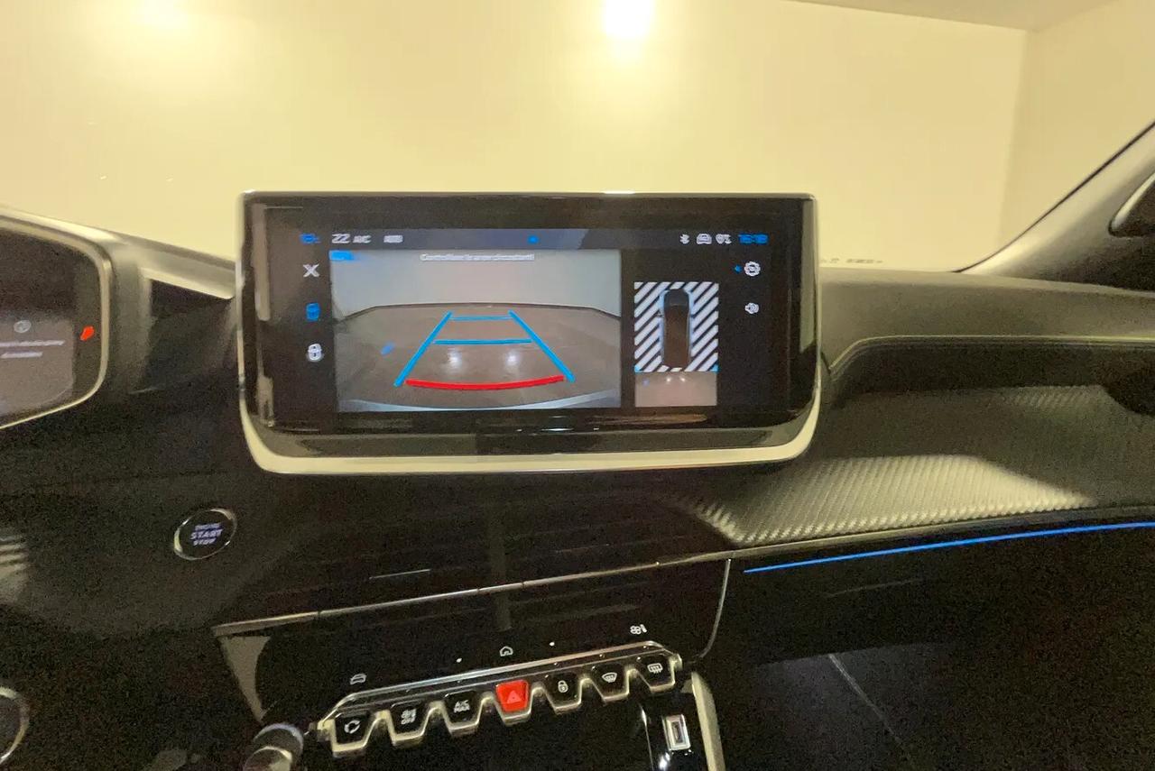 Peugeot 2008 motore elettrico 136 CV Active