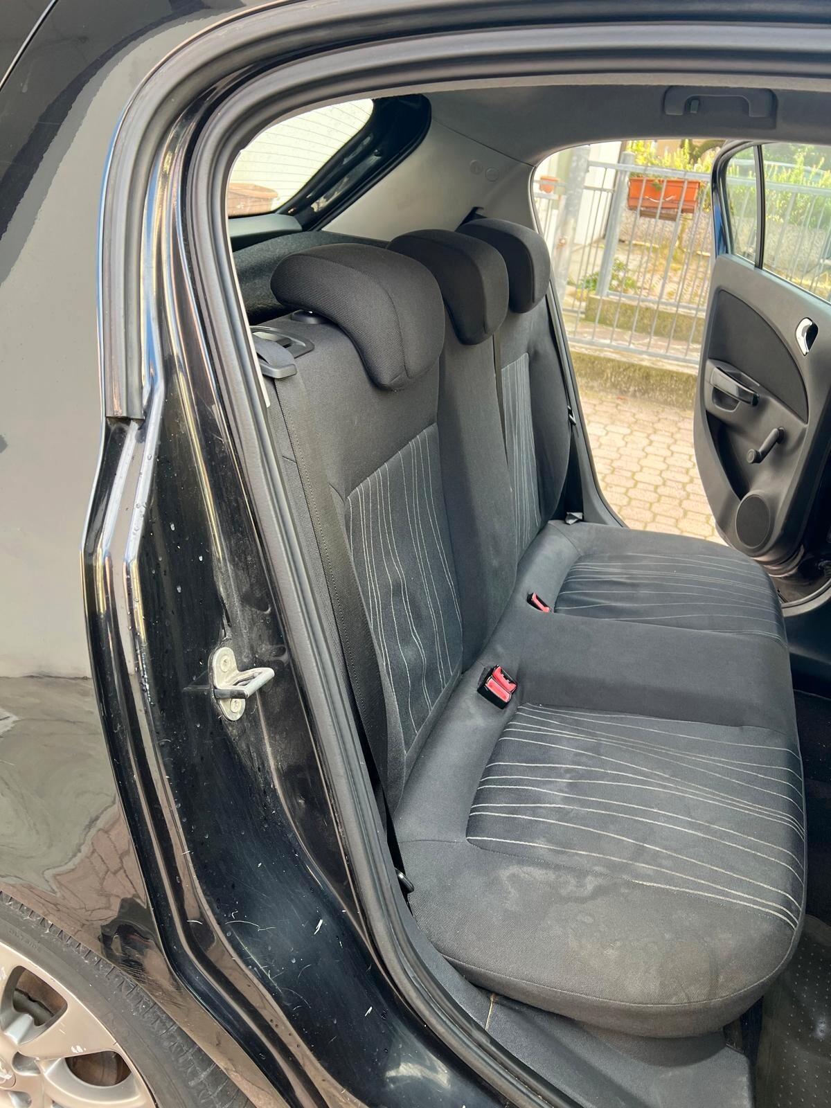 Opel Corsa 1.2 OK NEOPATENTATI