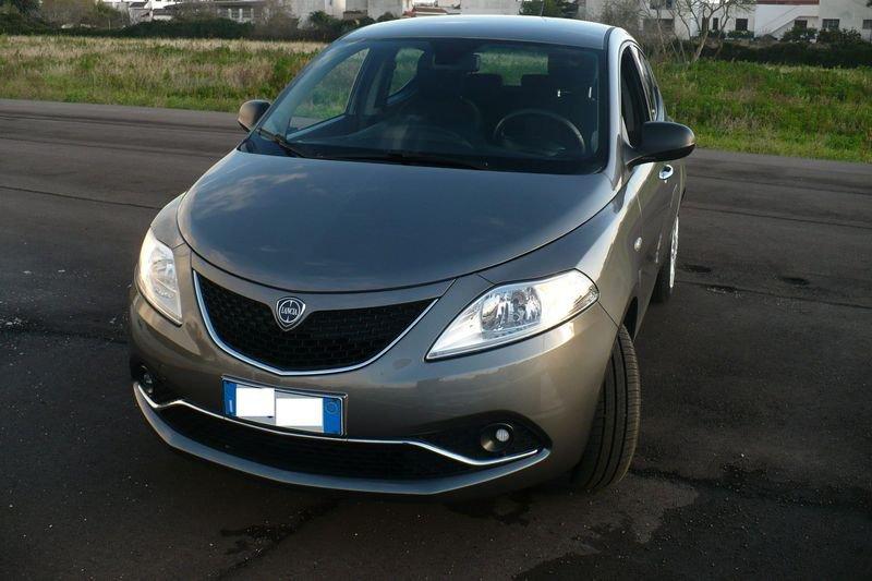 Lancia Ypsilon Ypsilon 1.2 69 CV 5 porte Silver