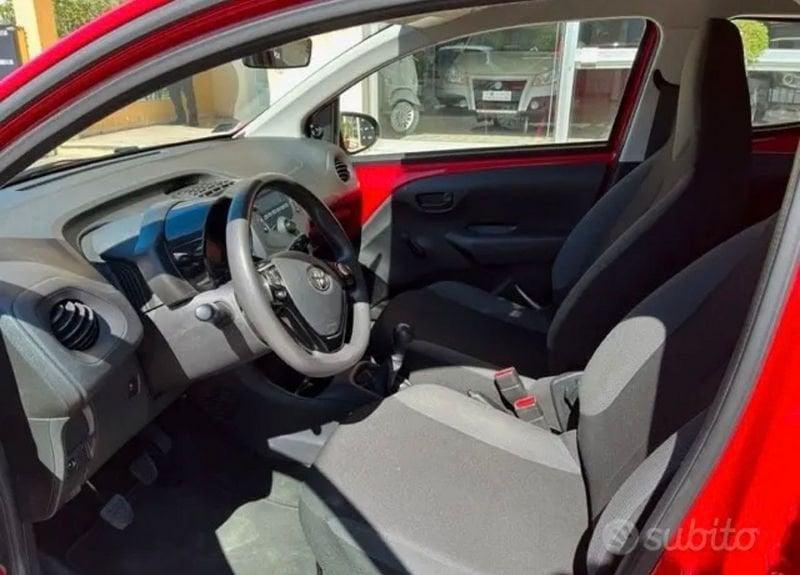 Toyota Aygo Aygo 5p 1.0 x-clusiv red pack m-mt 72cv