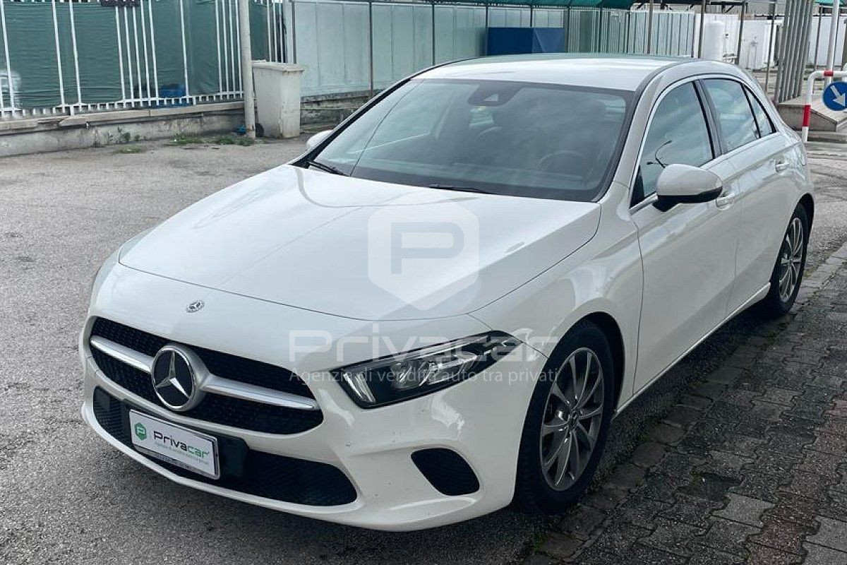 MERCEDES A 180 d Automatic Business