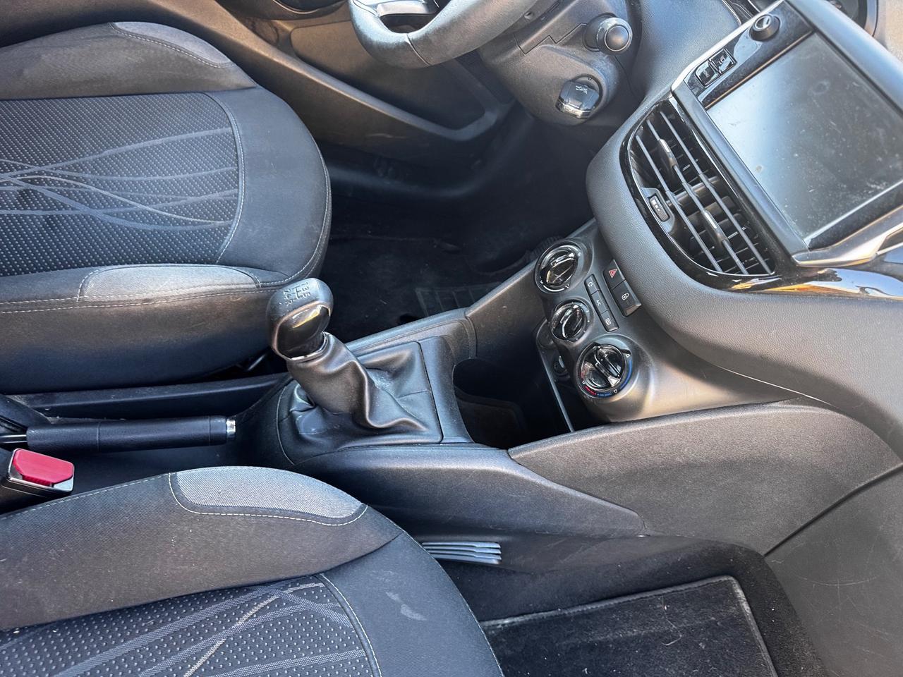 Peugeot 208 1.4 HDi 68 CV 3 porte Allure neopatentati