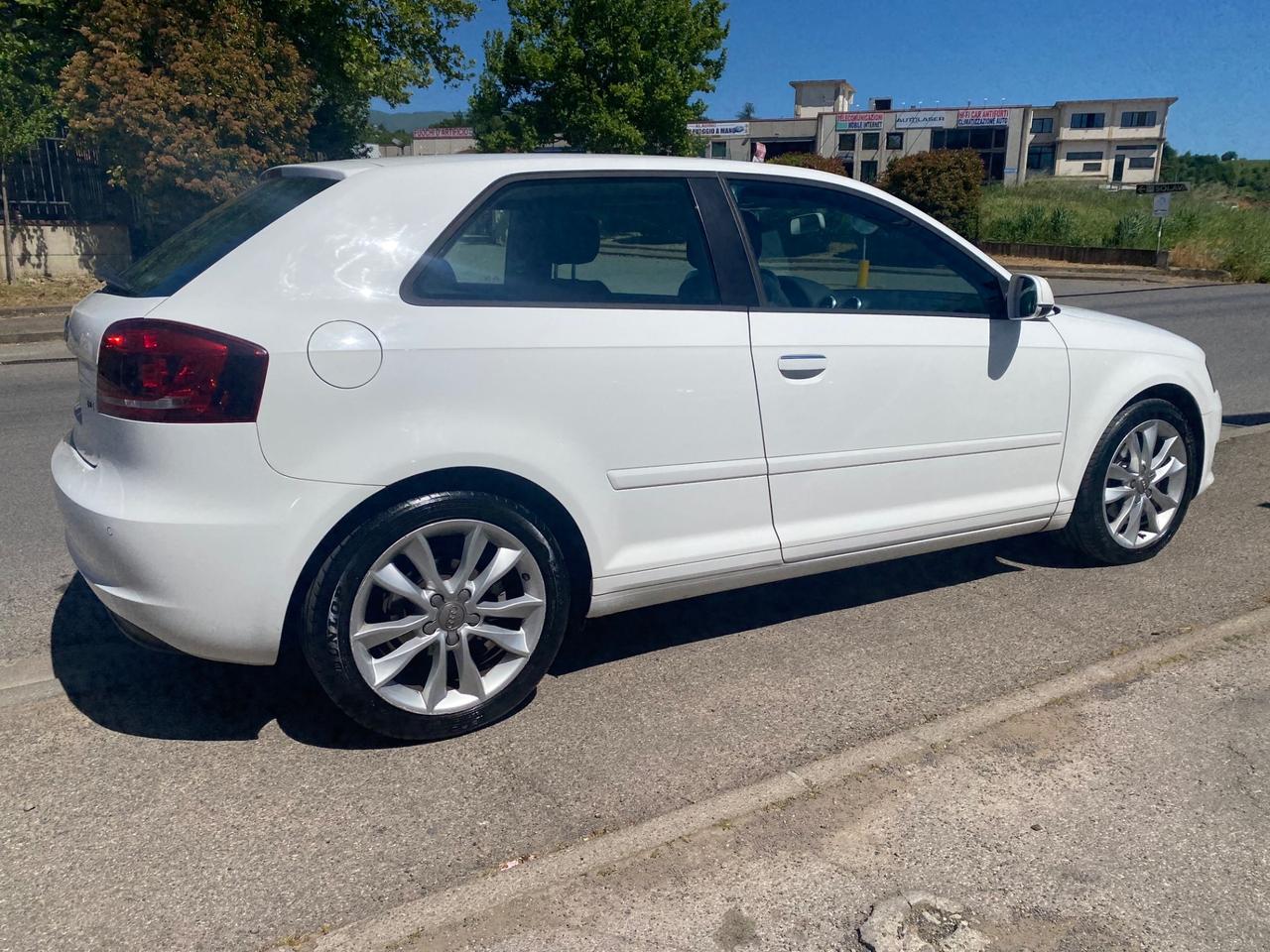 Audi A3 SPB 1.6 TDI 105 CV CR Ambition