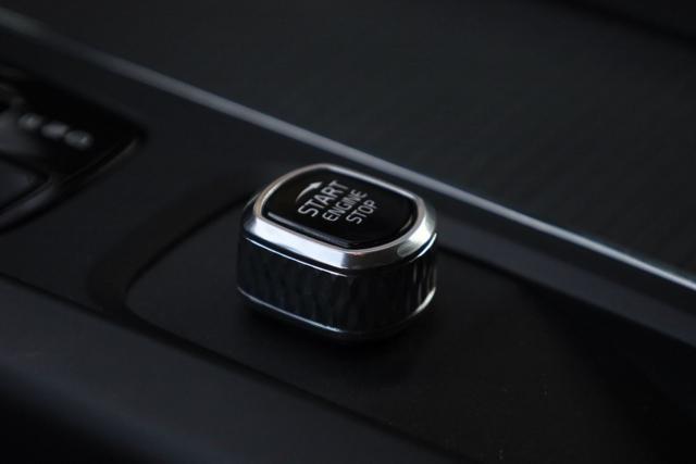 VOLVO V60 NON MARCIANTE B3 automatico Essential PREZZO NETTO