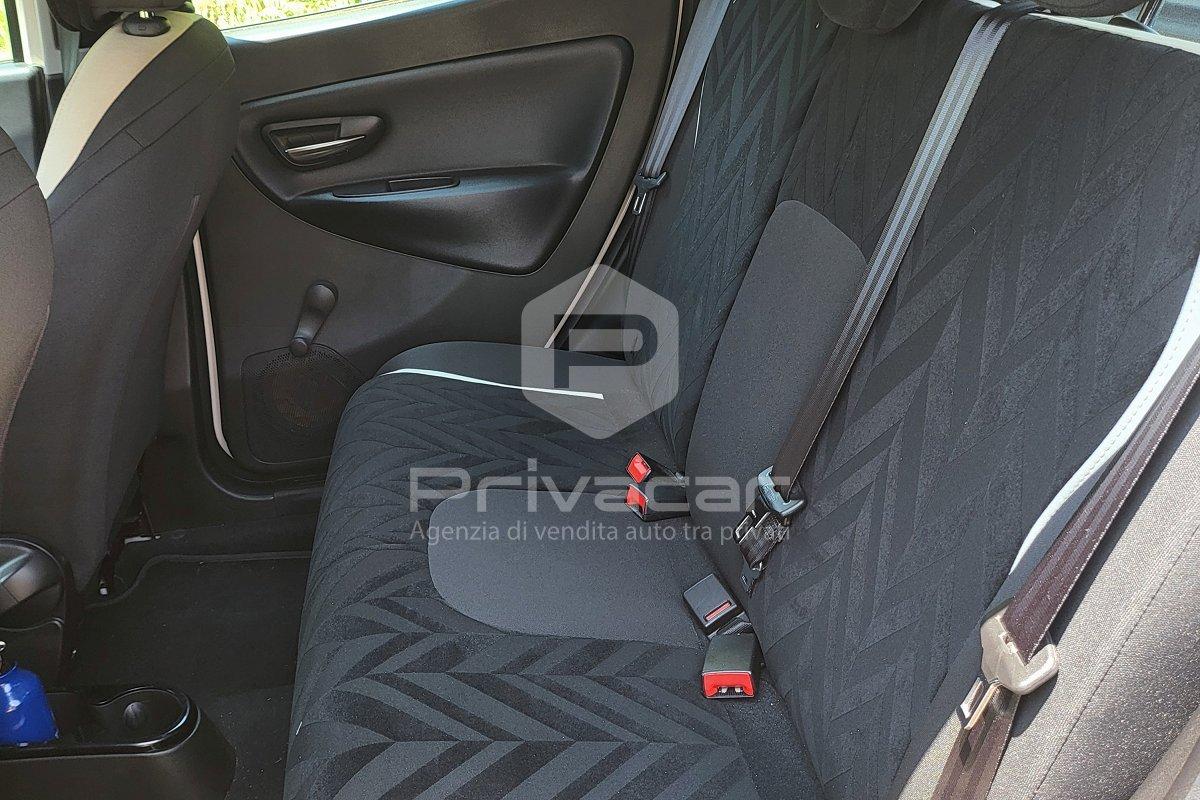 LANCIA Ypsilon 1.2 69 CV 5 porte Silver