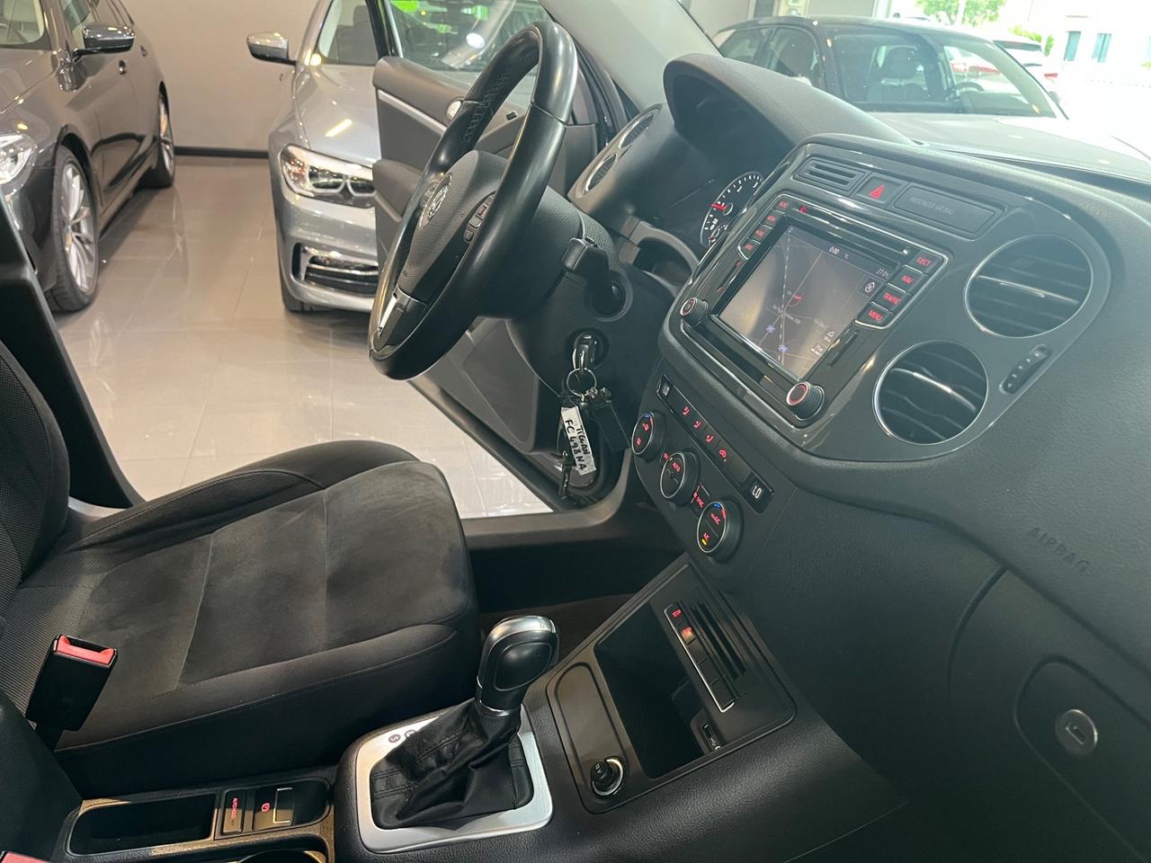 Volkswagen Tiguan AUTOMATICO 4X4 !!