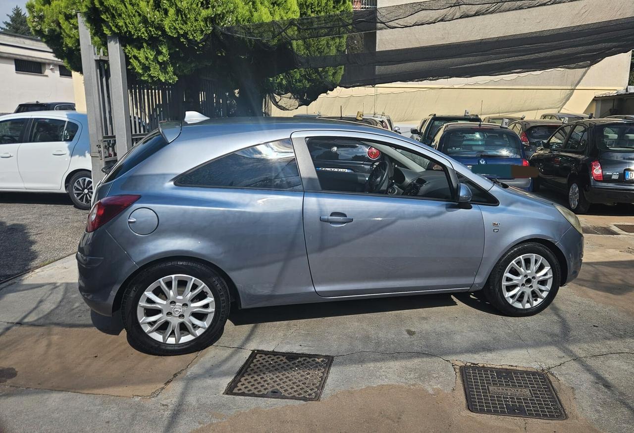 Opel Corsa 1.2 80CV 3 porte GPL-TECH Club