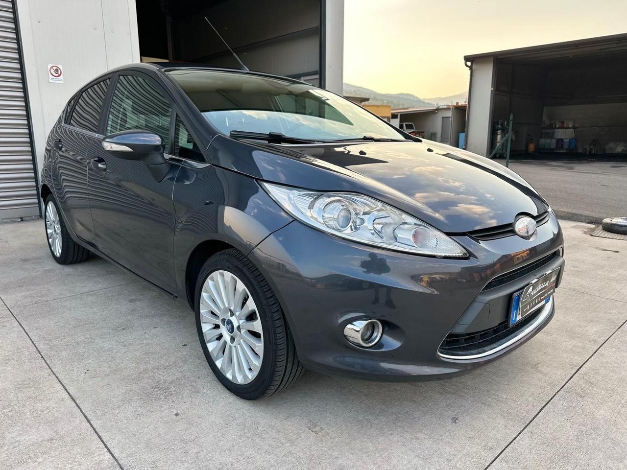 Ford Fiesta 1.4 TDCi 68CV 5 porte Titanium