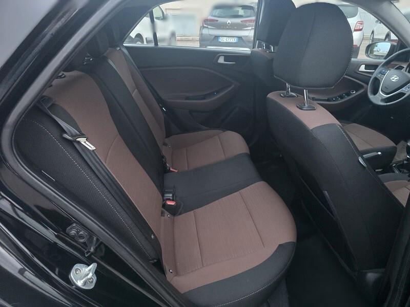 Hyundai i20 1.4 CRDi 90cv