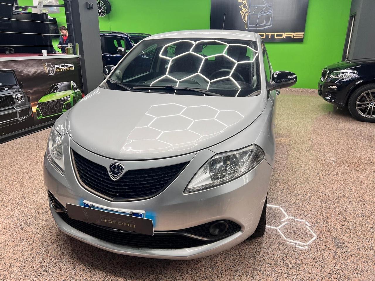 Lancia Ypsilon 1.2 69 CV 5 porte S&S Gold