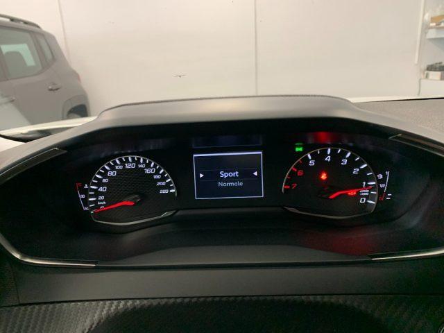 PEUGEOT 2008 1.5 BlueHDi EAT8 Allure Navi Pack Automatico