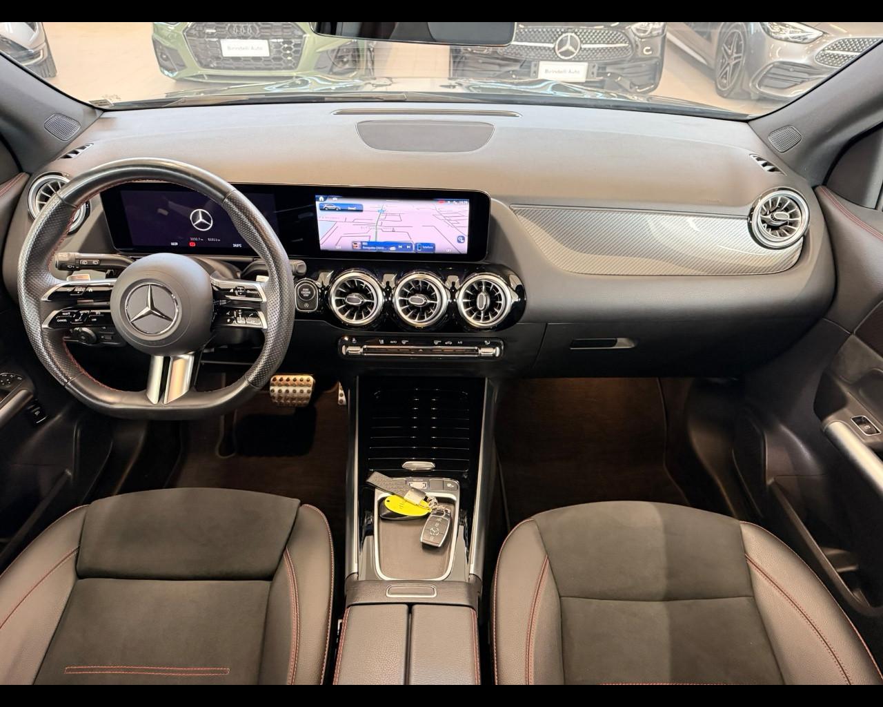 Mercedes-Benz GLA (H247) - GLA 200 d Automatic 4Matic AMG Line Premium