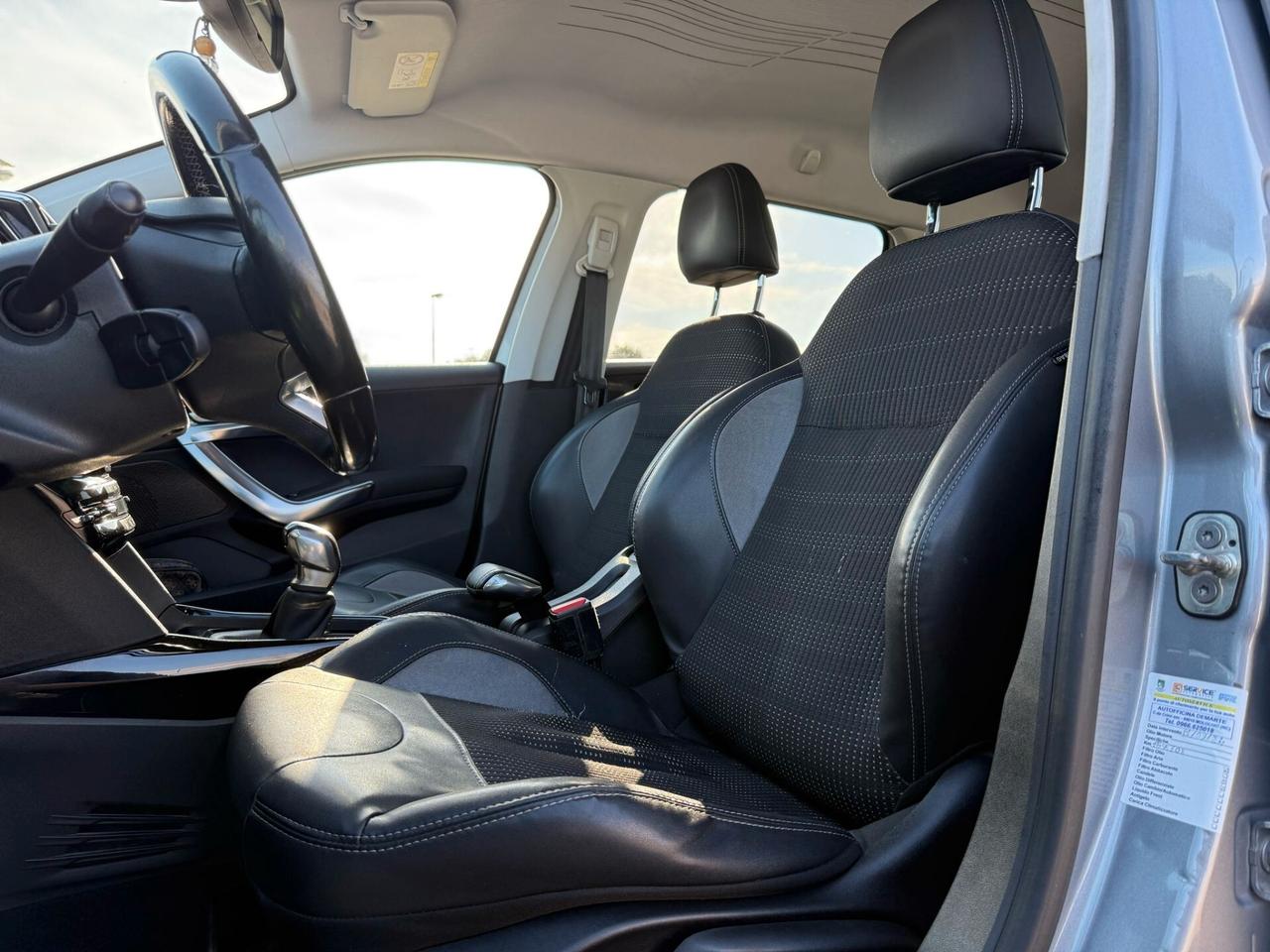 Peugeot 2008 BlueHDi 100 Black Matt