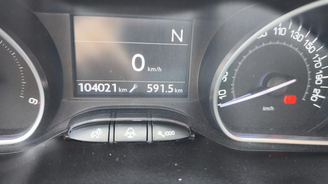 Peugeot 208 1.4 e-HDi 68 CV S&S robotizzato 3 porte Active