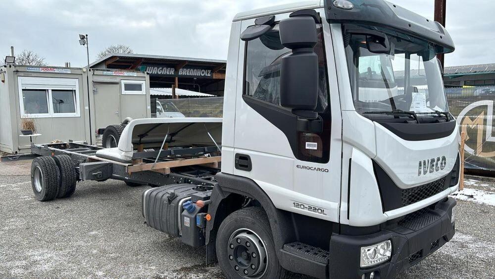 Carro attrezzi EUROCARGO 120EL22P anno 2025