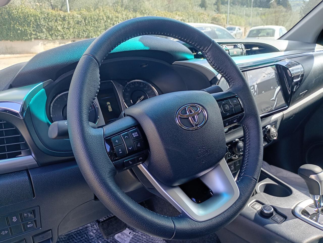 Toyota Hilux 2.8 D 48v 204cv 4WD double cab Lounge