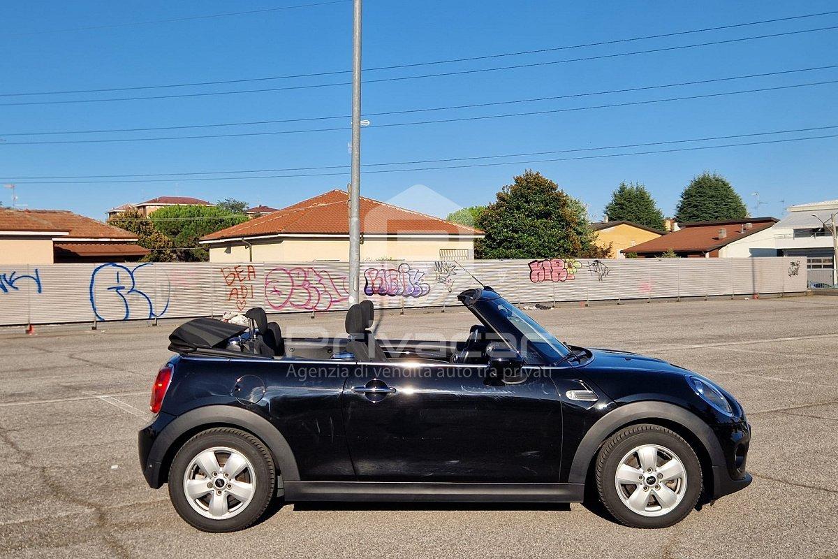 MINI Mini 1.5 Cooper D Cabrio