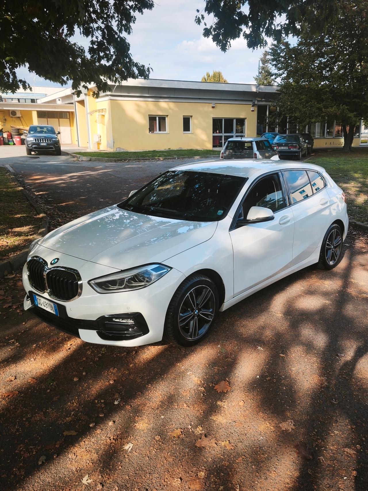 Bmw serie 1 116d 5p. Msport