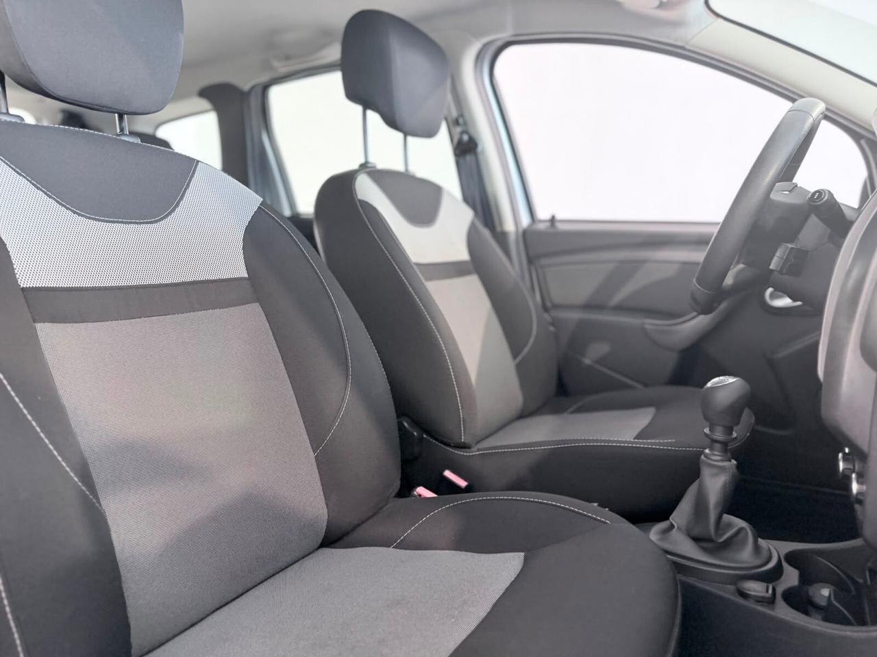 DACIA DUSTER 2017 1.5 dci 110 cv 6M LAUREATE