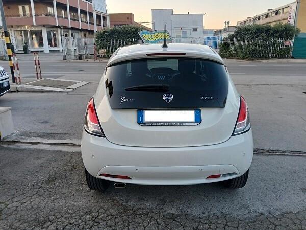 LANCIA YPSILON 1.0 FireFly S&S 69 CV HYBRID GOLD PLUS