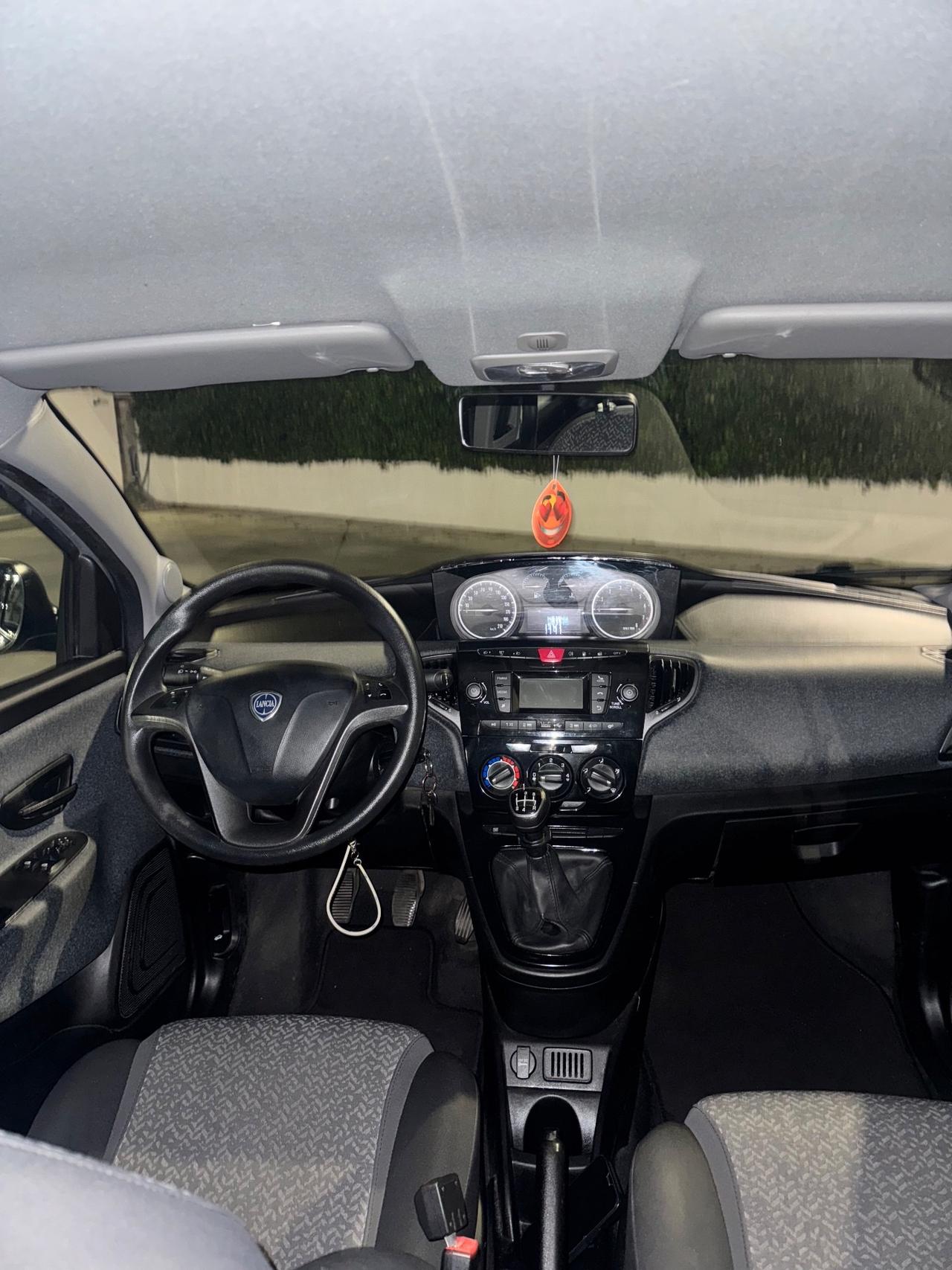 Lancia Ypsilon 0.9 TwinAir 5 porte Metano Ecochic Gold