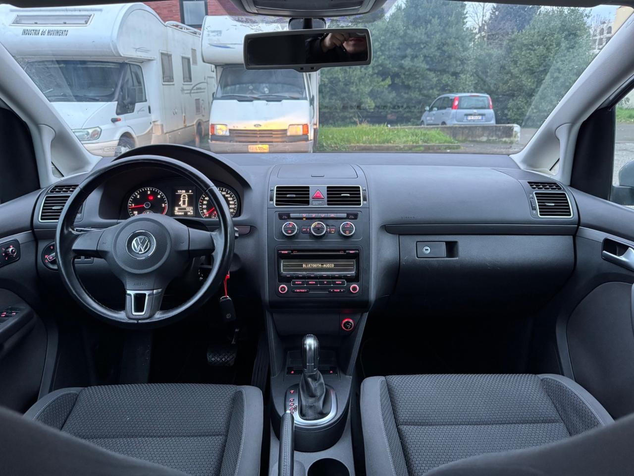 Volkswagen Touran 1.6 TDI DSG Business 7 posti 2015