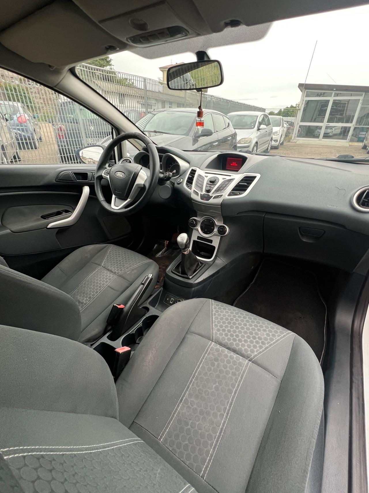 Ford Fiesta 1.4 TDCi 70CV 3 porte Titanium