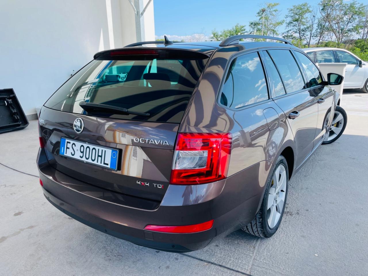 Skoda Octavia 2.0 TDI CR 4x4 Wagon Elegance