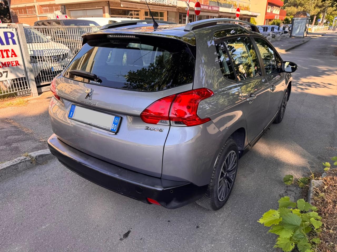 Peugeot 2008 1.2 82CV neopaten garanzia 12 mesi