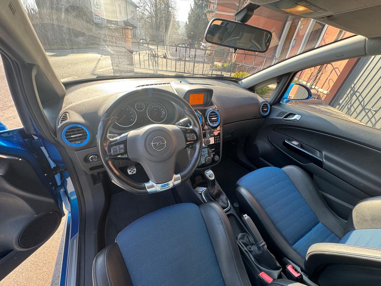 Opel Corsa 1.6 T 192CV 3 porte OPC