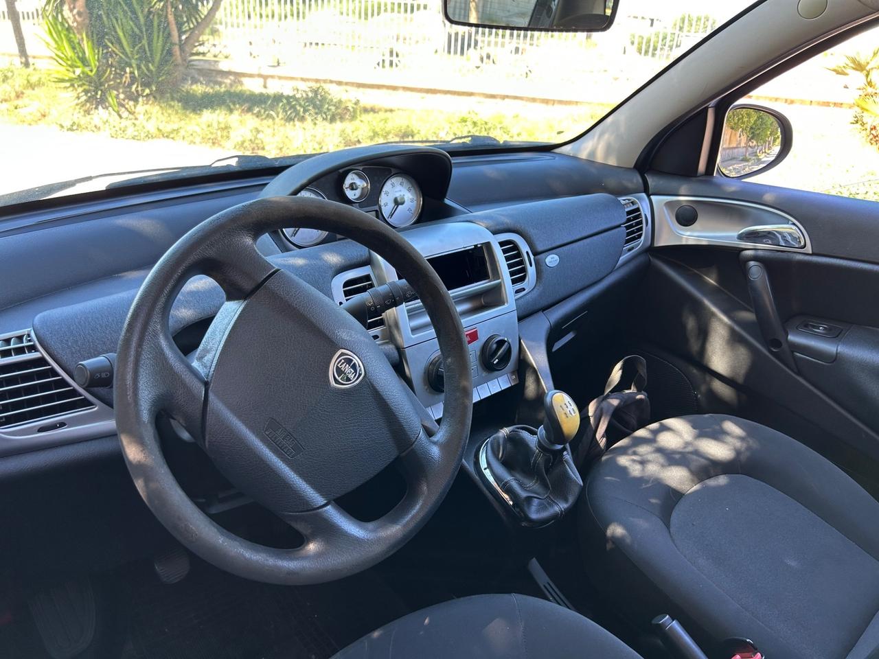 Lancia Ypsilon 1.2 69 CV Unyca