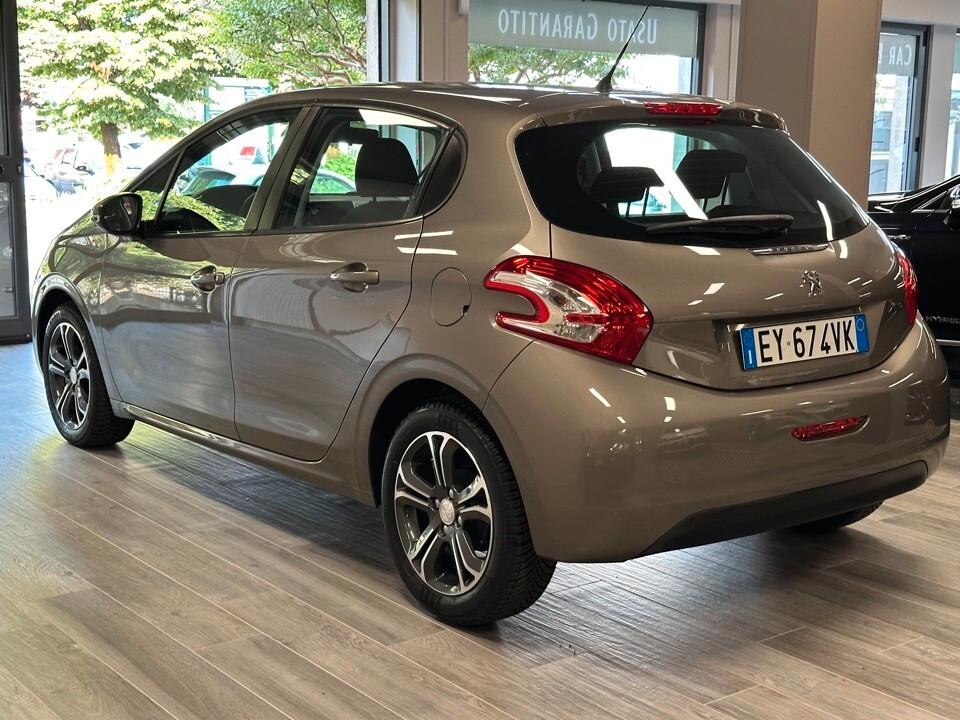 Peugeot 208 5p 1.4 hdi - Neopatentati